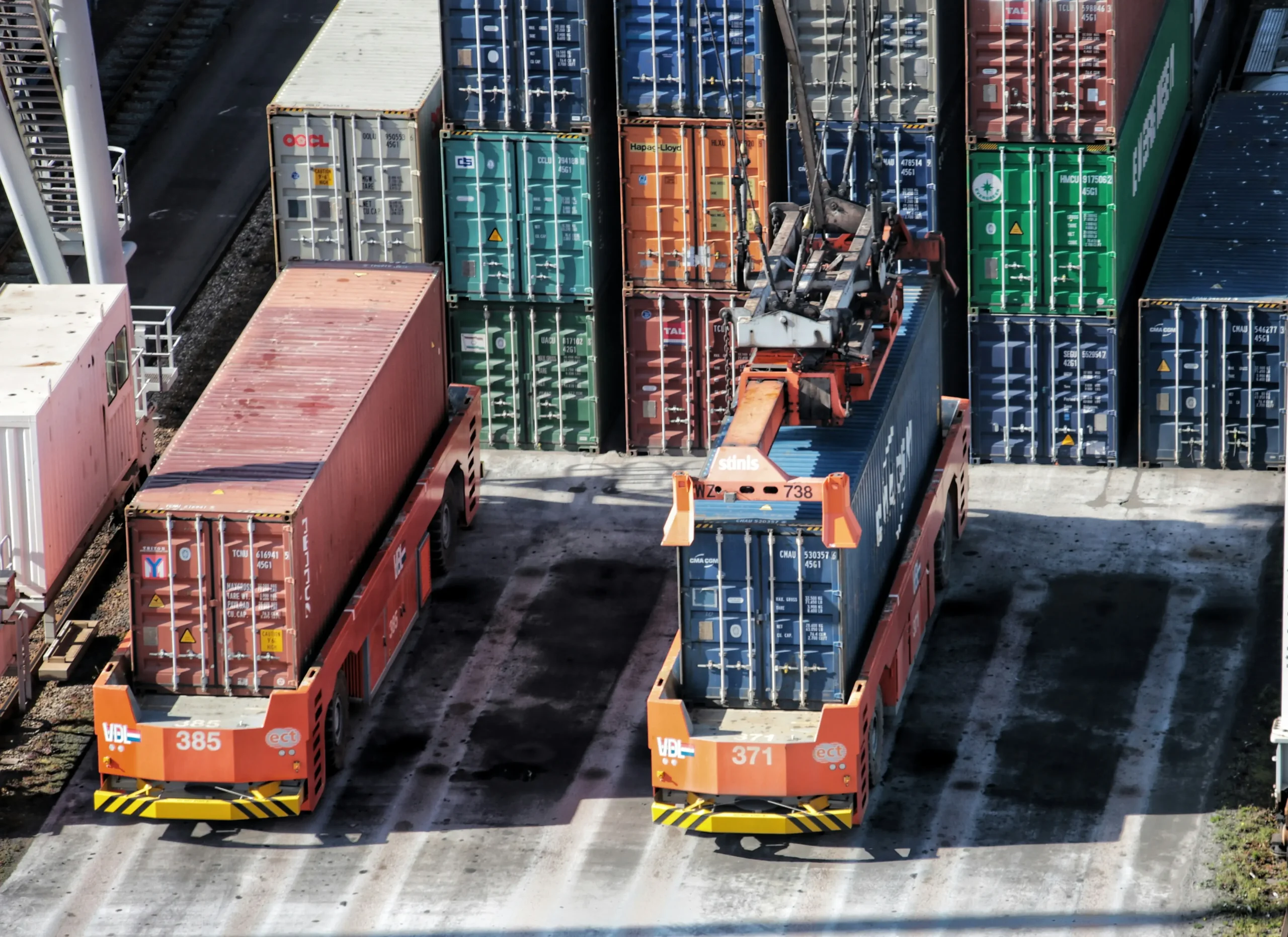 Cross-border transportation services for Canada-US shipping