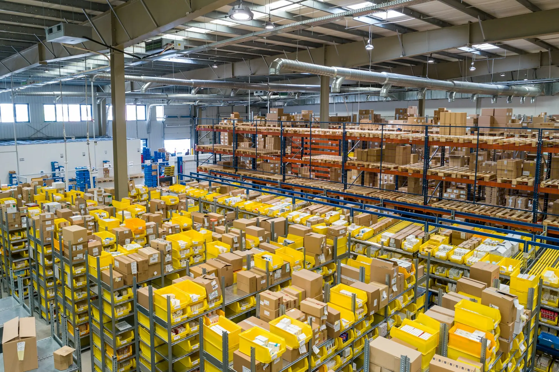 Secure yard storage facility with 24/7 surveillance for containers